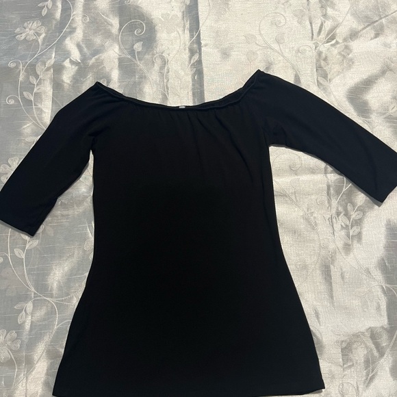 LuLu’s Malaya off the shoulder top - Picture 3 of 5